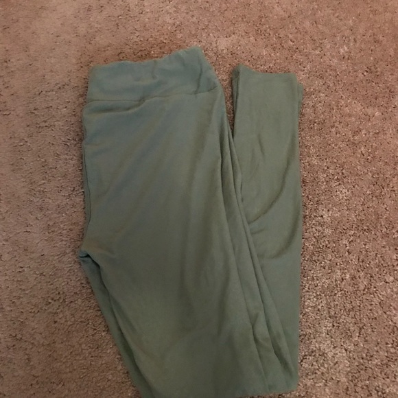 LuLaRoe Pants - Lularoe Velvety Soft Tall & Curvy Leggings One Sz